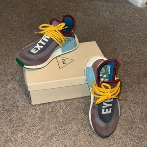 Adidas - Pharrell Williams - Human Races